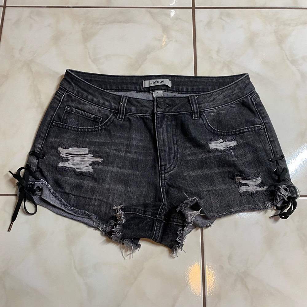refuge shorts